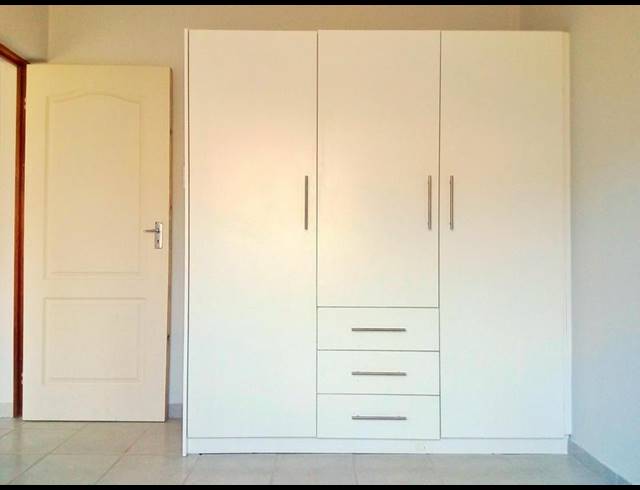 2 BEDROOM APARTMENT FOR SALE IN NEWLANDS EAST